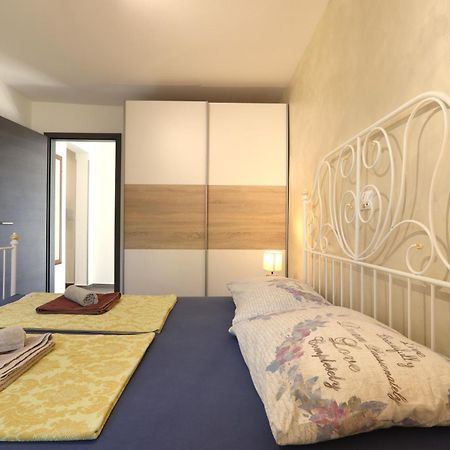 Holiday House "Laurus Garden" With Private Parking Medulin Exterior photo