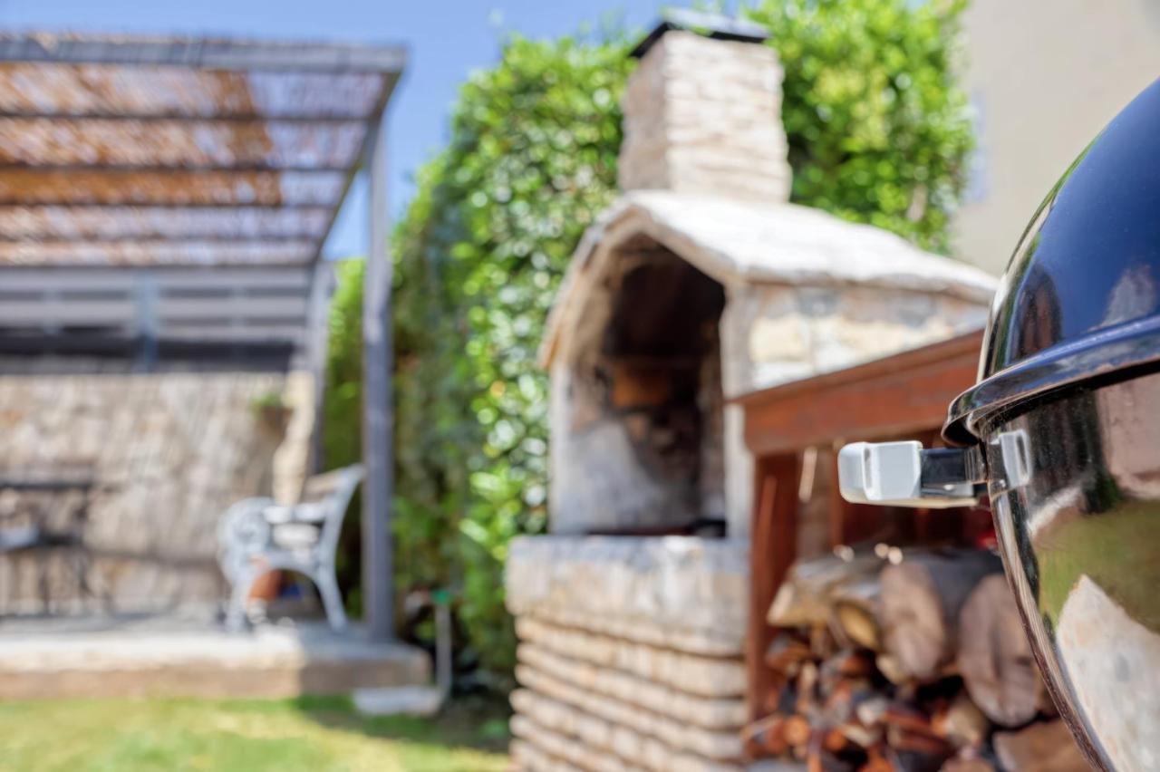 Holiday House "Laurus Garden" With Private Parking Medulin Exterior photo